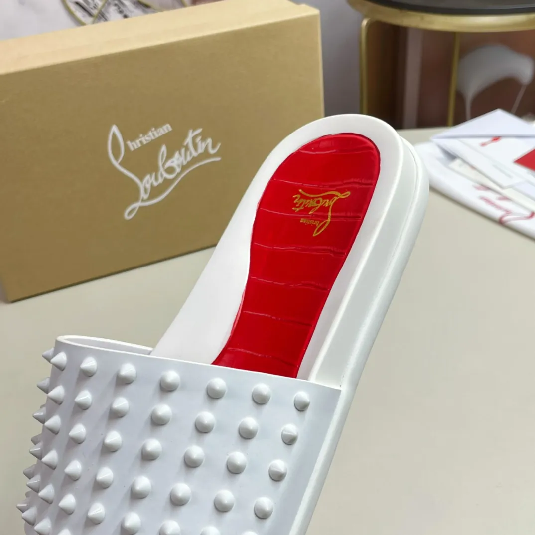 [CL red sole shoes] P: 340💰 size 38-45 Men’s classic slippers, made on the official website 1:1, the original factory specializes in original materials ➖ OEM 3D printed patterns, all hand-nailed and made ➖ Ultra-light non-slip outsole. Super fashionable and super comfortable, handsome on the feet, a must-have for men in summer! !